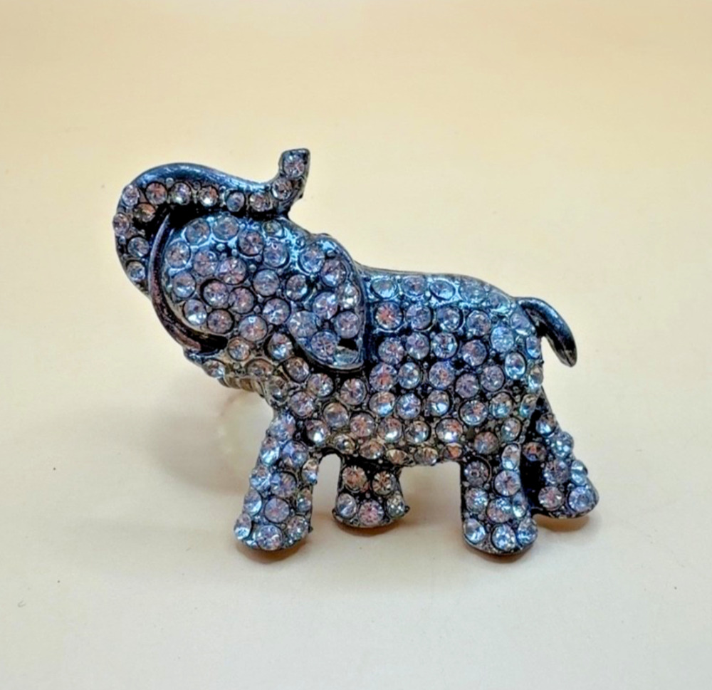 Elephant Rhinestone Stretch Ring Silver Tone Costume Fashion Jewelry Sz 6